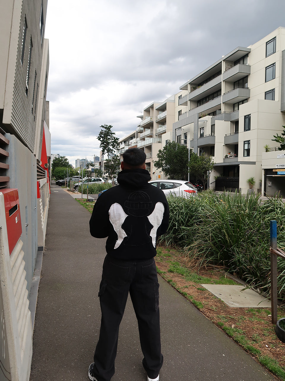 THE KLOUDED HOODIE - BLACK